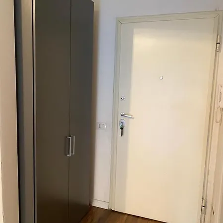 Ambassador Apartment *