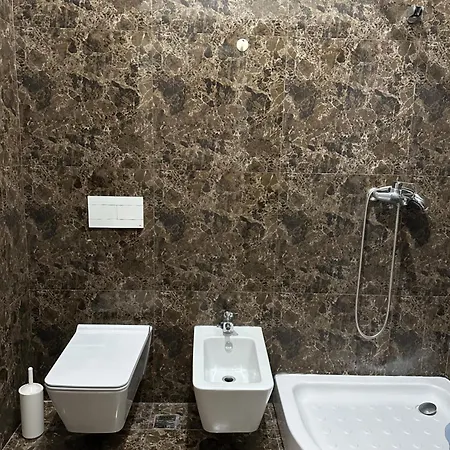 Ambassador Apartment *