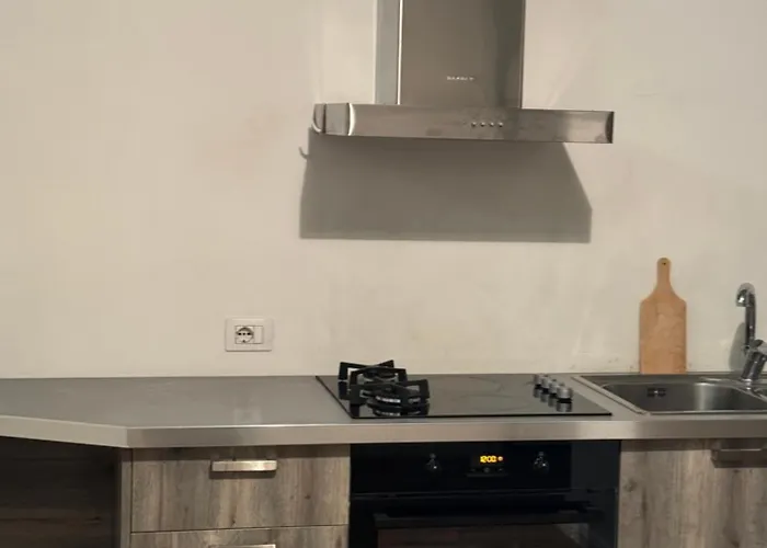 Ambassador Apartment *